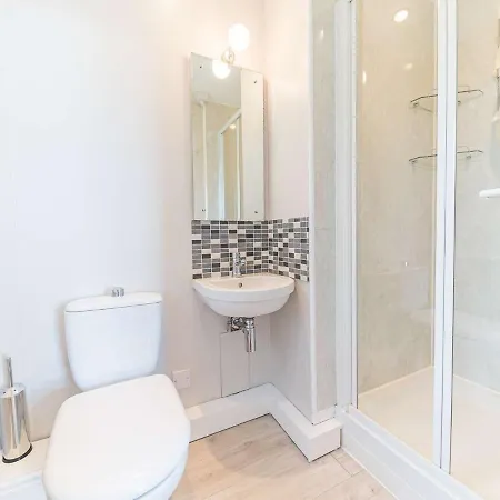Prázdninový dům Pass The Keys Spacious Period Five Bed, Four Bath With Parking Kendal